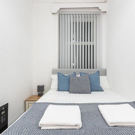 בלקפול Velvet Coaster Apartments מראה חיצוני תמונה